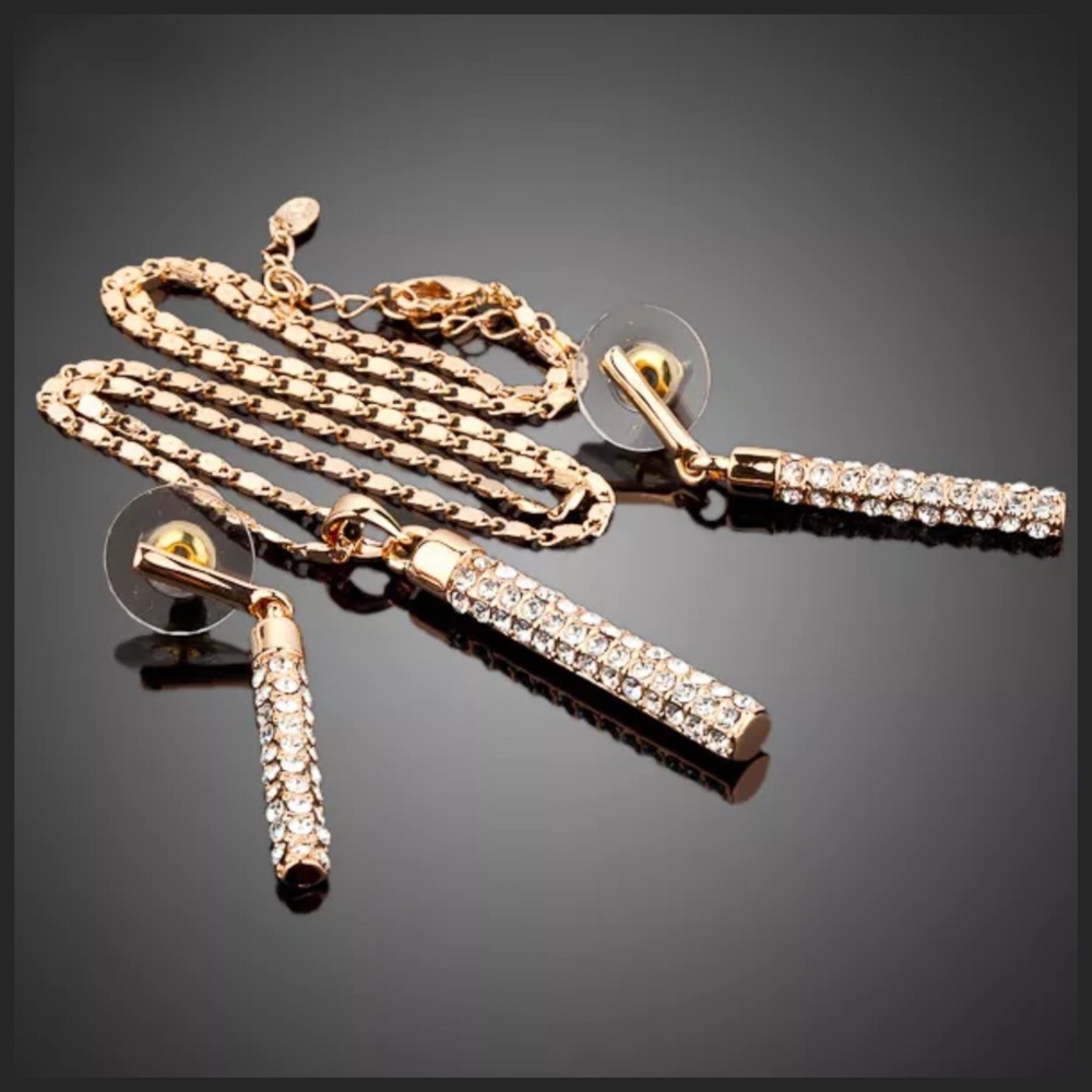 🌷 Swarovski Crystal Gold Bar Necklace Set - Picture 2 of 3